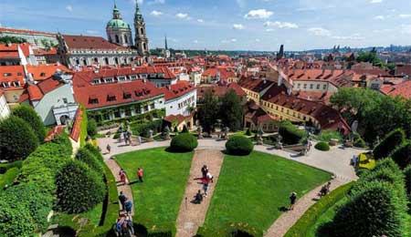 Le Jardin Vrtba, une très belle vue sur Prague, un des lieux insolites à Prague