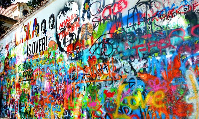 Que faire à Prague ? Le mur John Lennon avant les rénovations de 2019