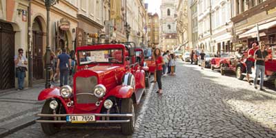 Les arnaques à Prague avec les vieilles voitures