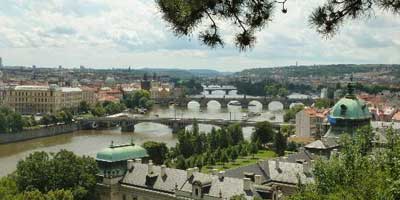 Un des plus beaux points de vue sur Prague depuis le parc Letna