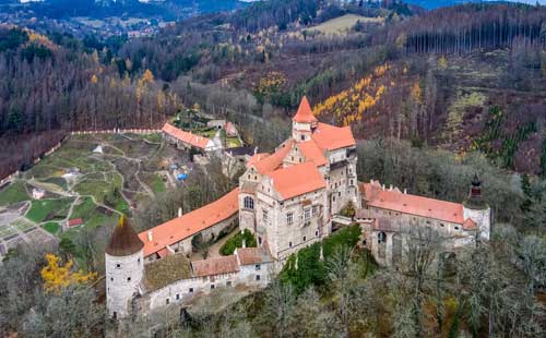 château de Pernstejn, l'un des plus beaux chateaux en République Tchèque