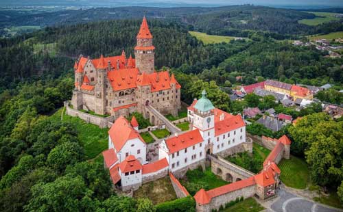 château de bouzov, l'un des plus beaux chateaux en République Tchèque