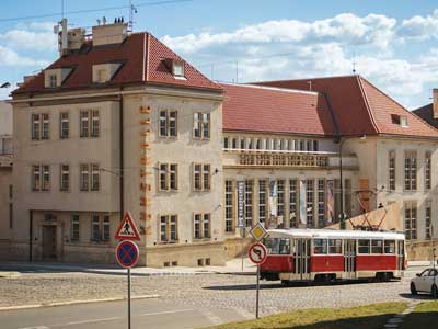 Que faire a mala strana? le kunsthalle