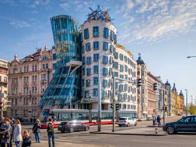 Que faire dans la nouvelle ville de Prague ? voir la maison dansante