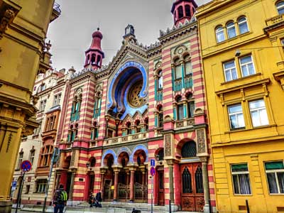 Que faire dans la nouvelle ville de Prague ? voir la synagogue jubilaire