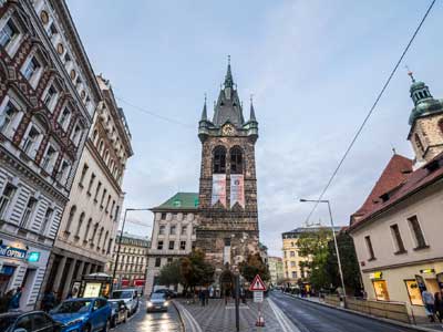 Que faire dans la nouvelle ville de Prague ? voir la tour Henri