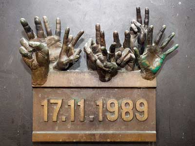 Que faire dans la nouvelle ville de Prague ? voir le mémorial du 17 novembre 1989