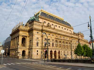 Que faire dans la nouvelle ville de Prague ? voir le théâtre national